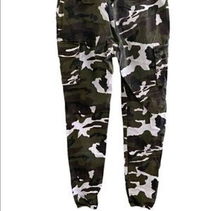 Army jogger pants || size small